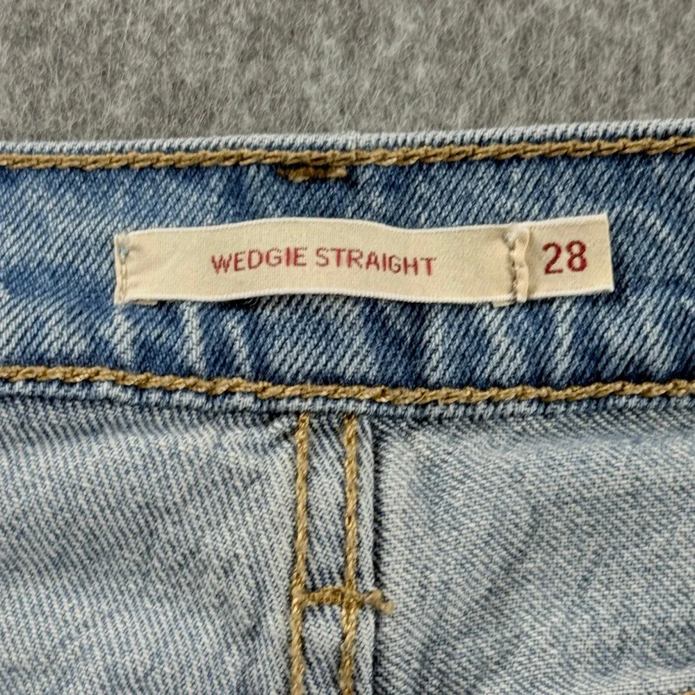 Levi's Premium Wedgie Straight Leg Jeans 28x27 In Middle Man Wash
